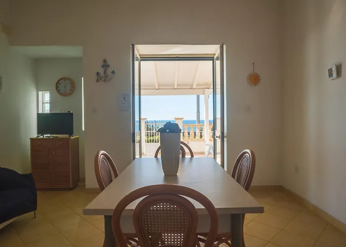 Oasi Marina Torre Suda